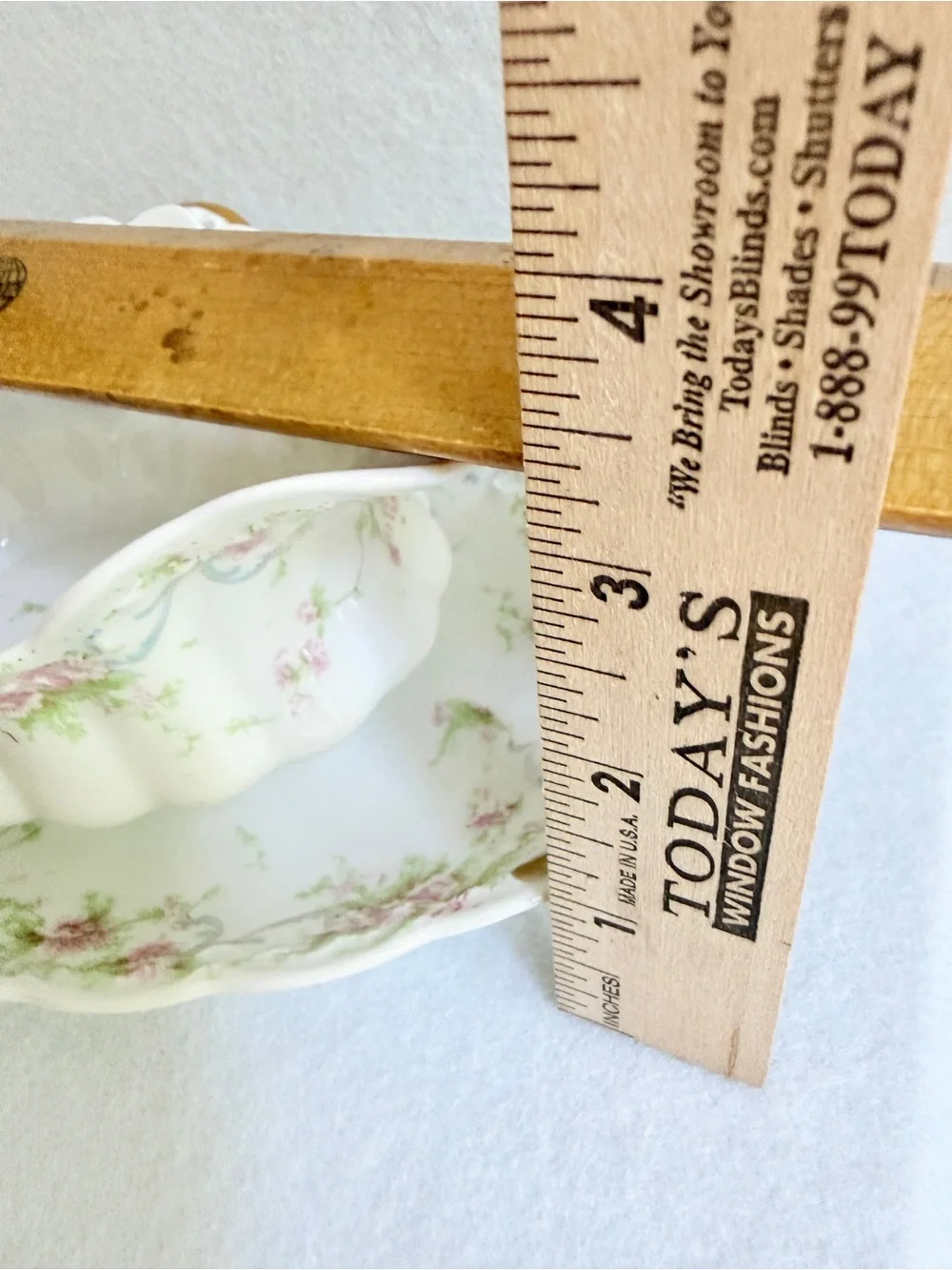 Theodore Haviland Limoges Schleiger 142 gravy boat with attached underplate 1903